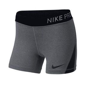 Nike Pro Older Kids (Girls) Training short size S